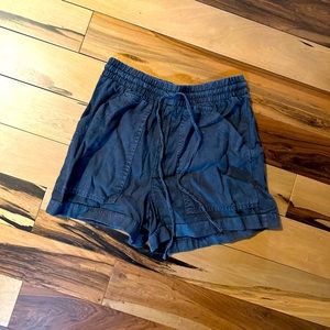 Universal Thread Shorts